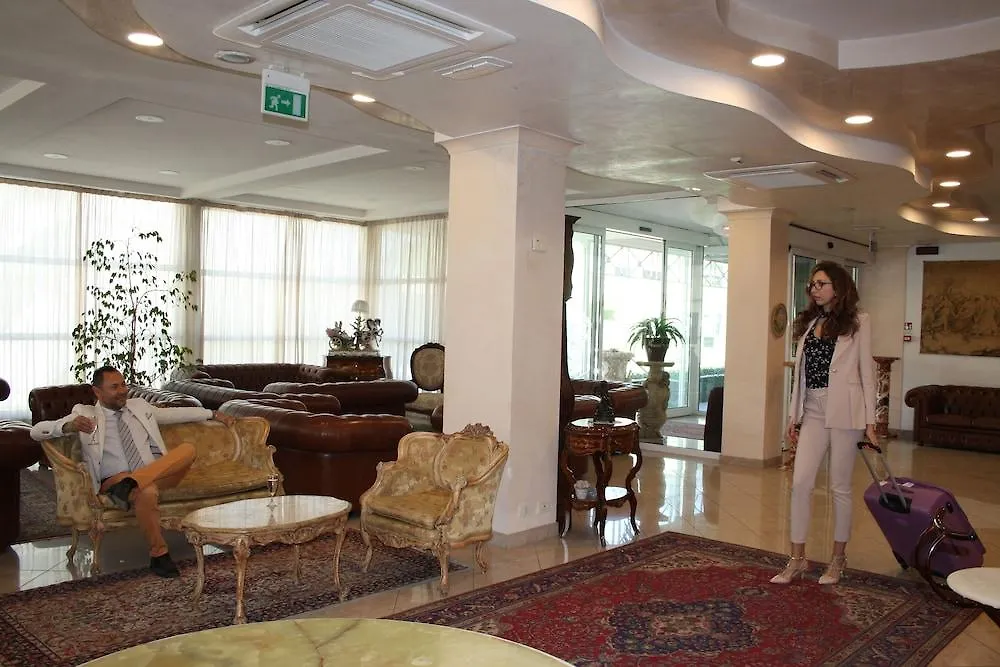 Hotel Gaston Римини 4*,