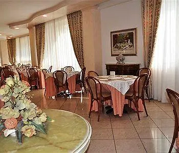 Hotel Gaston Римини
