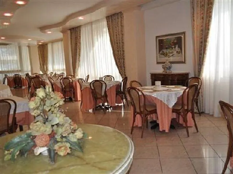 Hotel Gaston Rimini 4*,  Italie